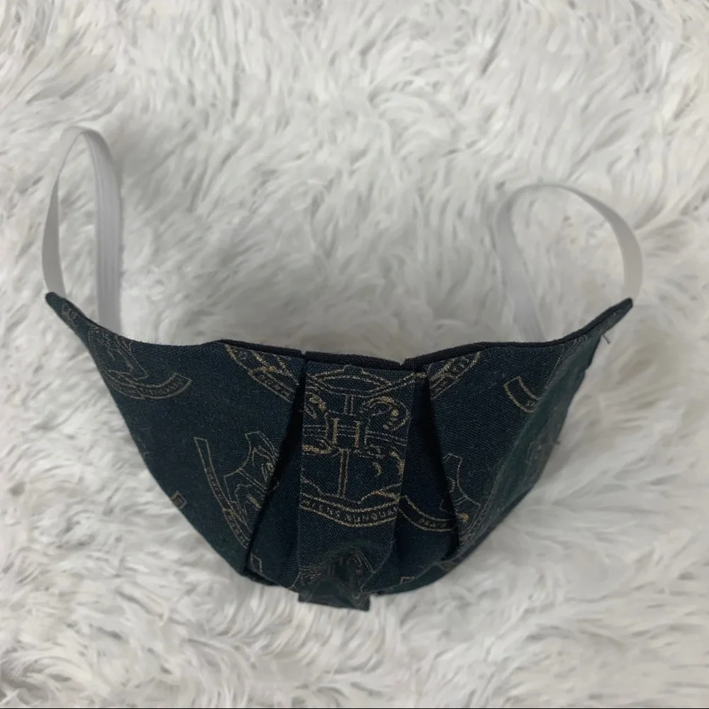 Harry Potter‎ Hogwarts Crest Face Mask